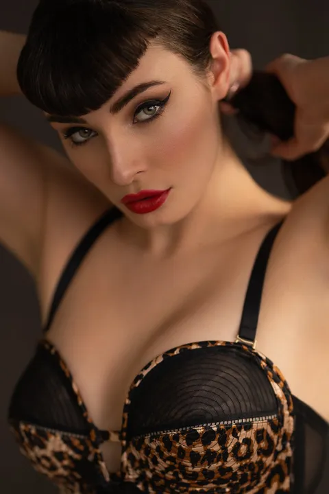 Beauty Photography & Professional Portraits — photograph 195 by Martin Higgs
