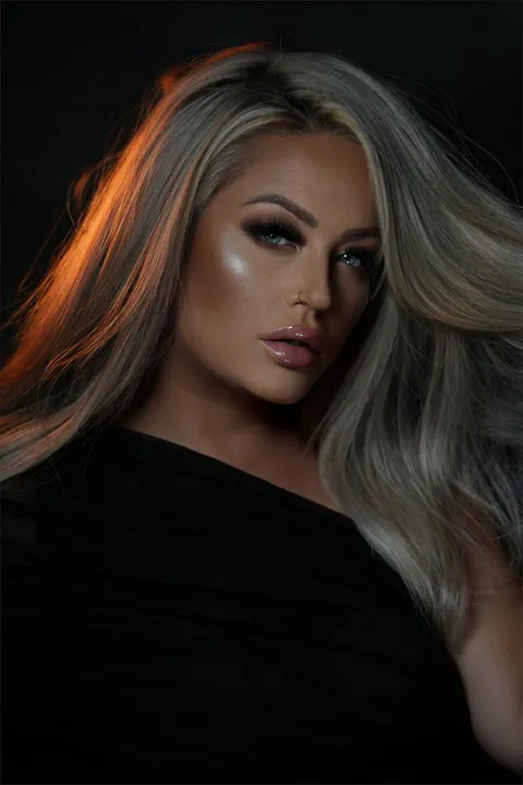 Beauty Photography & Professional Portraits — photograph 87 by Martin Higgs