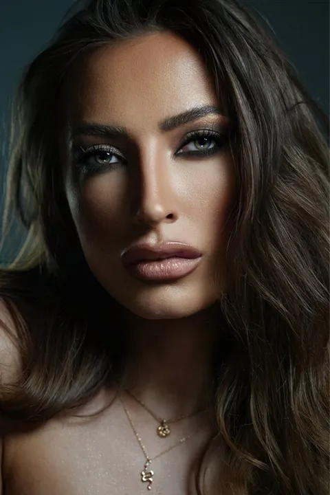 Beauty Photography & Professional Portraits — photograph 76 by Martin Higgs