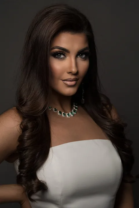 Beauty Photography & Professional Portraits — photograph 96 by Martin Higgs