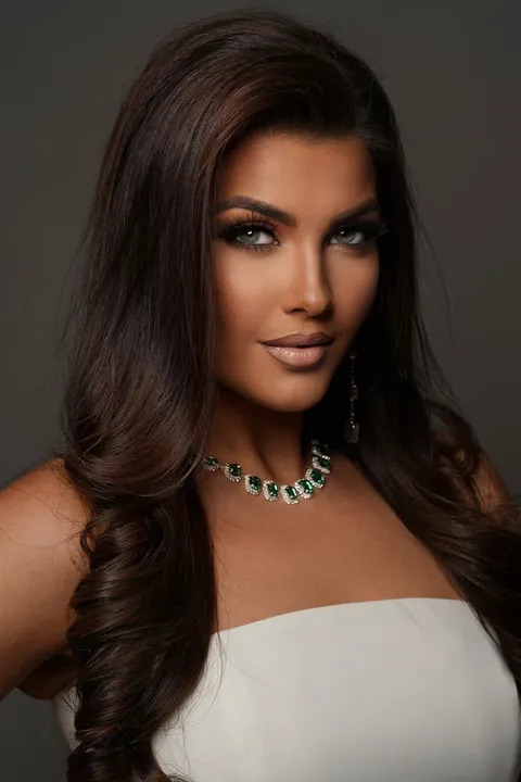 Beauty Photography & Professional Portraits — photograph 101 by Martin Higgs