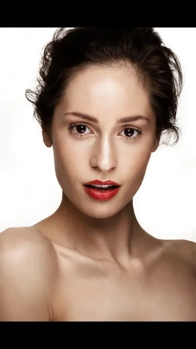 Beauty Photography & Professional Portraits — photograph 379 by Martin Higgs