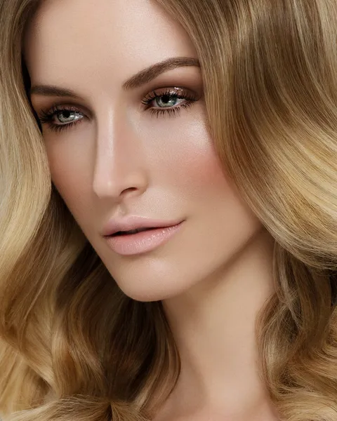 Beauty Photography & Professional Portraits — photograph 231 by Martin Higgs
