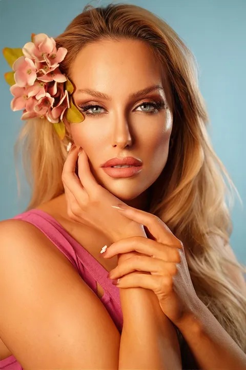 Beauty Photography & Professional Portraits — photograph 120 by Martin Higgs
