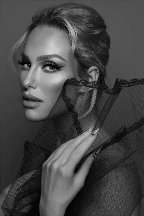 Beauty Photography & Professional Portraits — photograph 132 by Martin Higgs