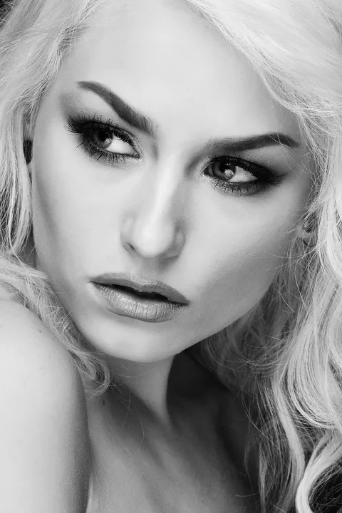 Beauty Photography & Professional Portraits — photograph 295 by Martin Higgs