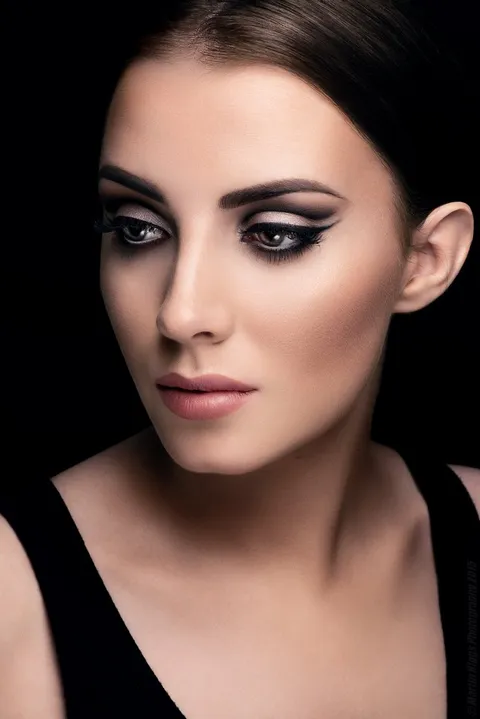 Beauty Photography & Professional Portraits — photograph 271 by Martin Higgs