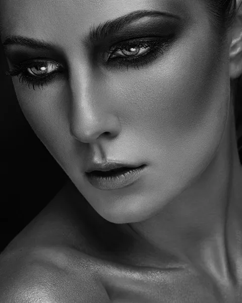 Beauty Photography & Professional Portraits — photograph 270 by Martin Higgs