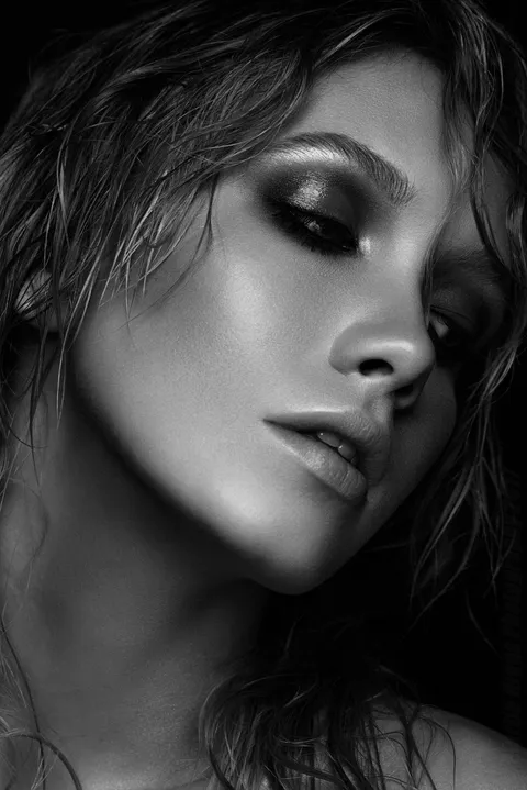 Beauty Photography & Professional Portraits — photograph 416 by Martin Higgs